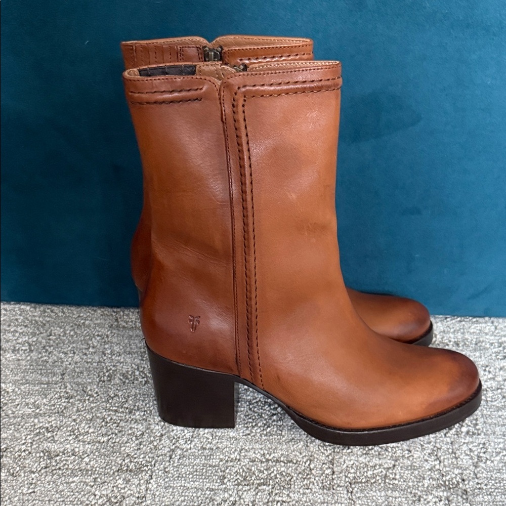 Frye Jean Short Boots Tan Leather Heeled Boots